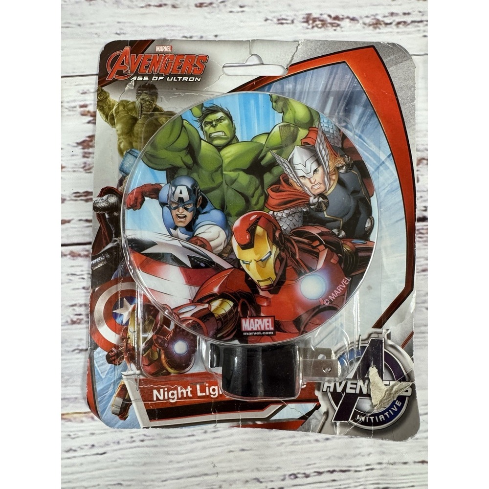 Avengers Night Light‎ - New in Box W/Cable Hook Ups and Clip On